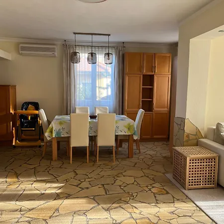 Balaton Charm Cottage, Your House In Semesterbostad